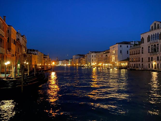 威尼斯之夜的感想（威尼斯之夜阅读短文）