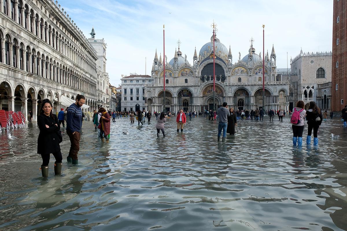 威尼斯淹没图片（威尼斯水灾原因）